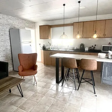 Апартаменти Cosy Refurbished Centre Лімасол